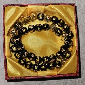 Elegant Black and Gold Beaded Bracelet